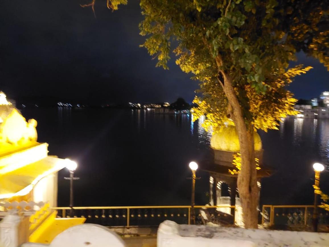 Paddy'S Loft The Lake View Hostel Udaipur Exterior photo